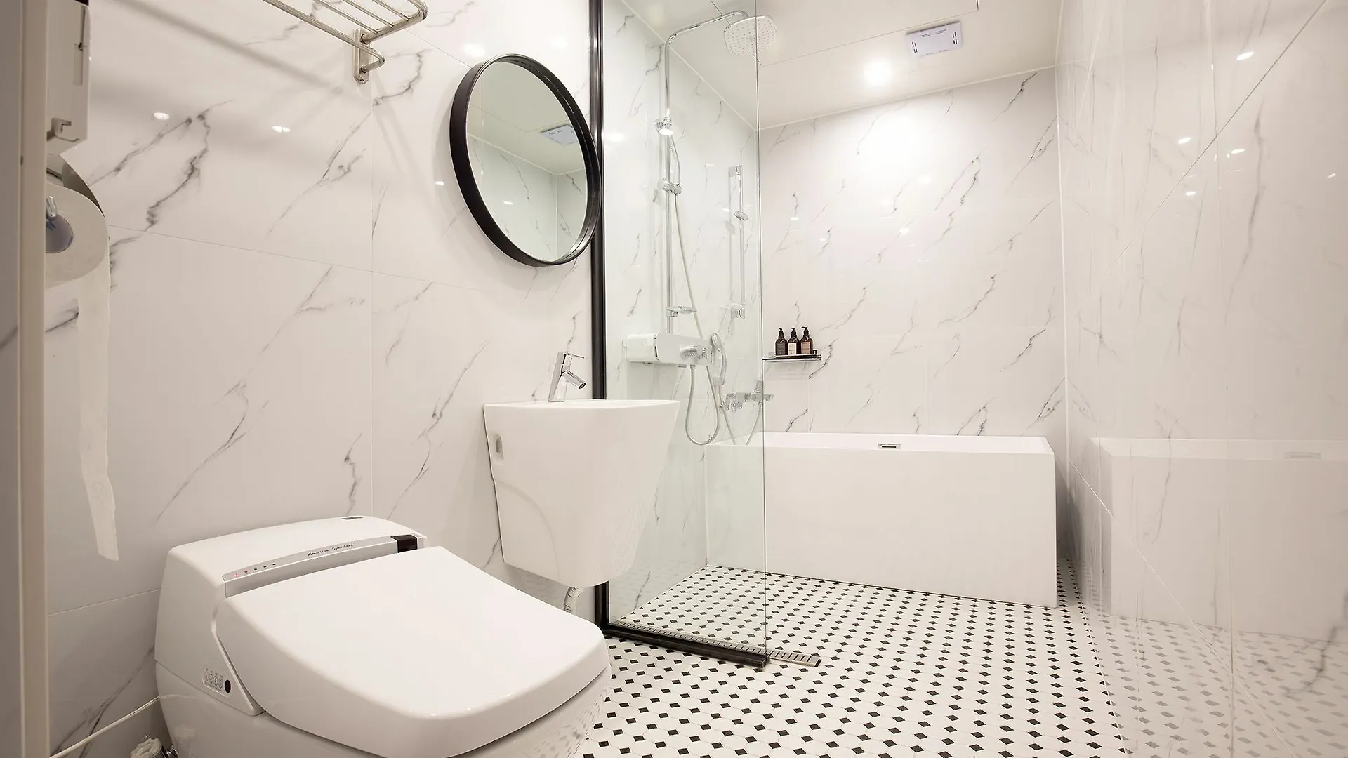 Brown-Dot Hotel Choeup Puszan